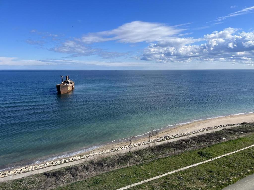 Nubia Sea View Apartment คอสติเนช ภายนอก รูปภาพ